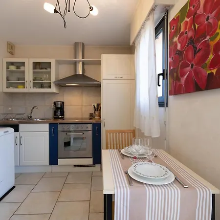 Proche Lac Et Commerces Apartment *